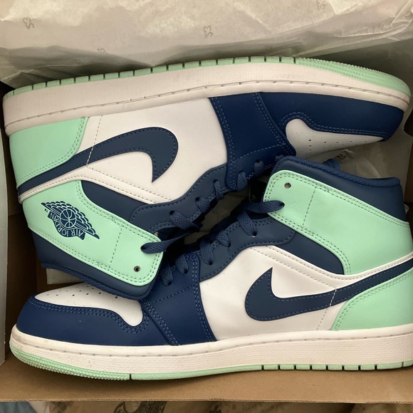 Size 11.5 Air Jordan 1 Mid 'Blue Mint - Picture 1 of 2
